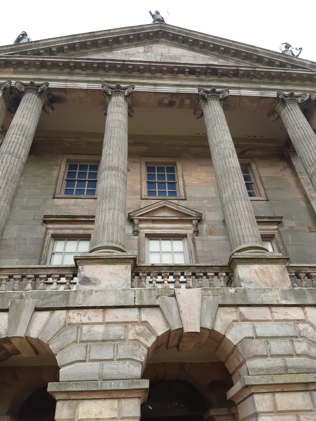 Lyme Park - front - facciata